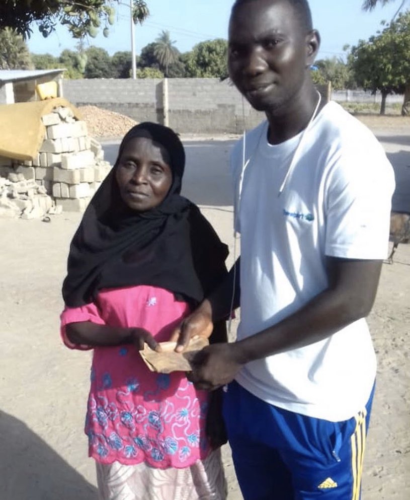 BQL___'s tweet image. Donations given directly to starving &amp;amp; struggling families.