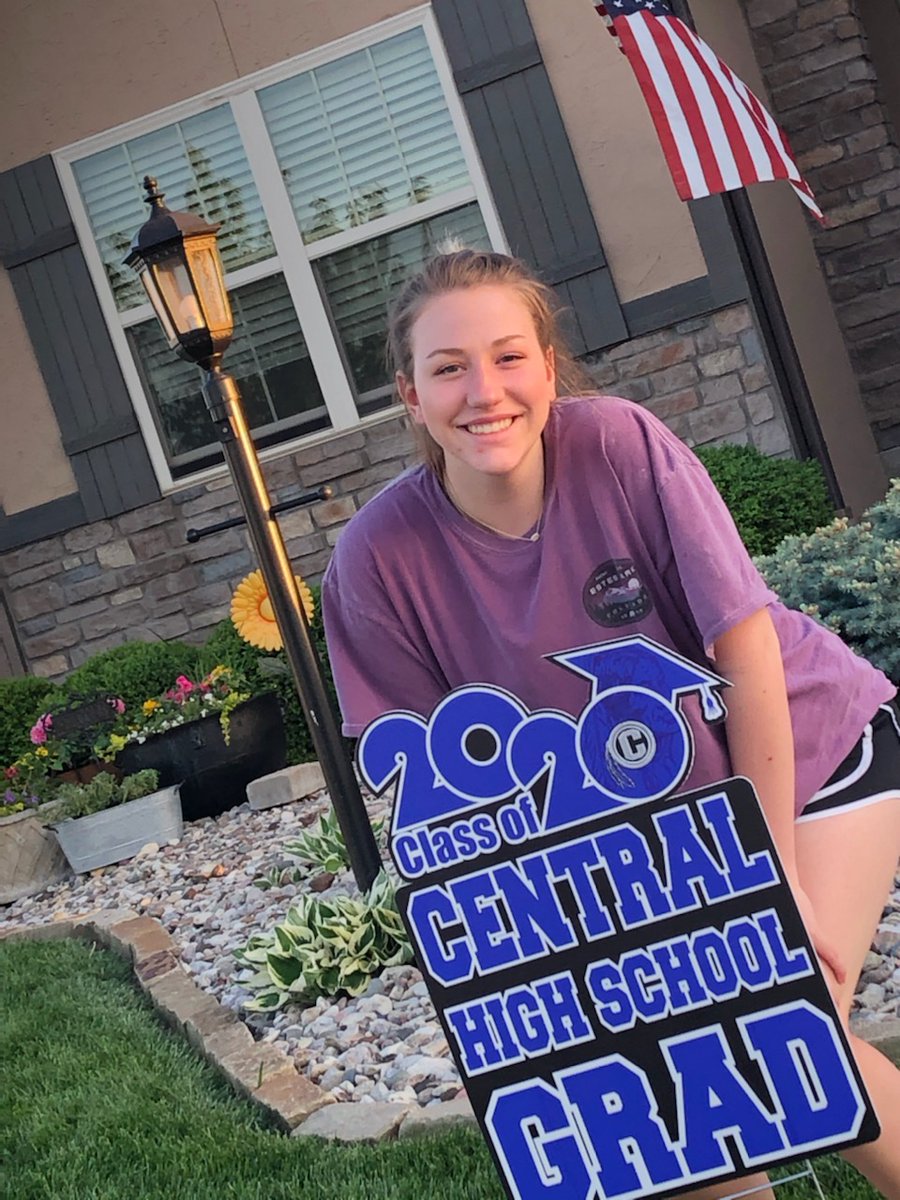 Gillilandsa's tweet photo. @CHS_Indians  Seniors 2020 https://t.co/lxMIyFUllb