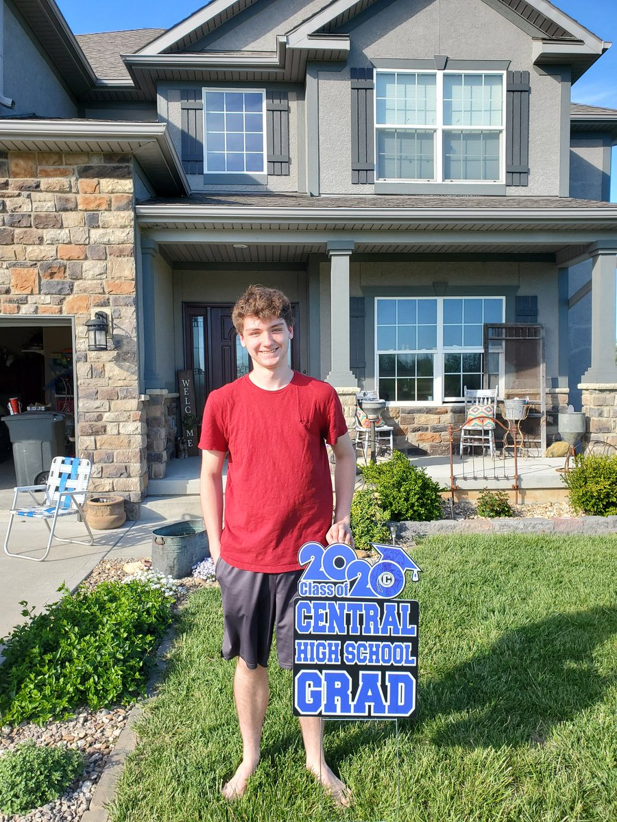Gillilandsa's tweet photo. @CHS_Indians  Seniors 2020 https://t.co/lxMIyFUllb