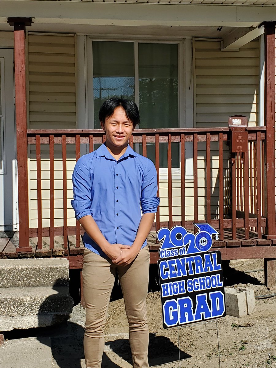 Gillilandsa's tweet photo. @CHS_Indians Seniors 2020 https://t.co/aesg04eGfR
