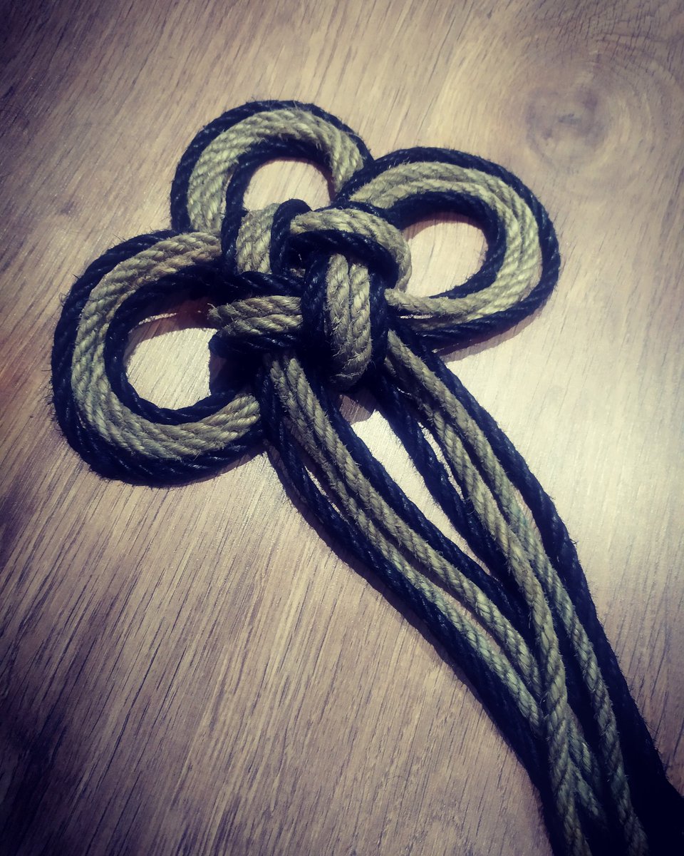 Berilioartshiba's tweet photo. Atando ando, el arte japones del Mizunjiki. Ancestral, primero que el hojojutsu y pasado del Shibari. #quedateencasa #quarantinecollection https://t.co/mvV6Cb0mzK