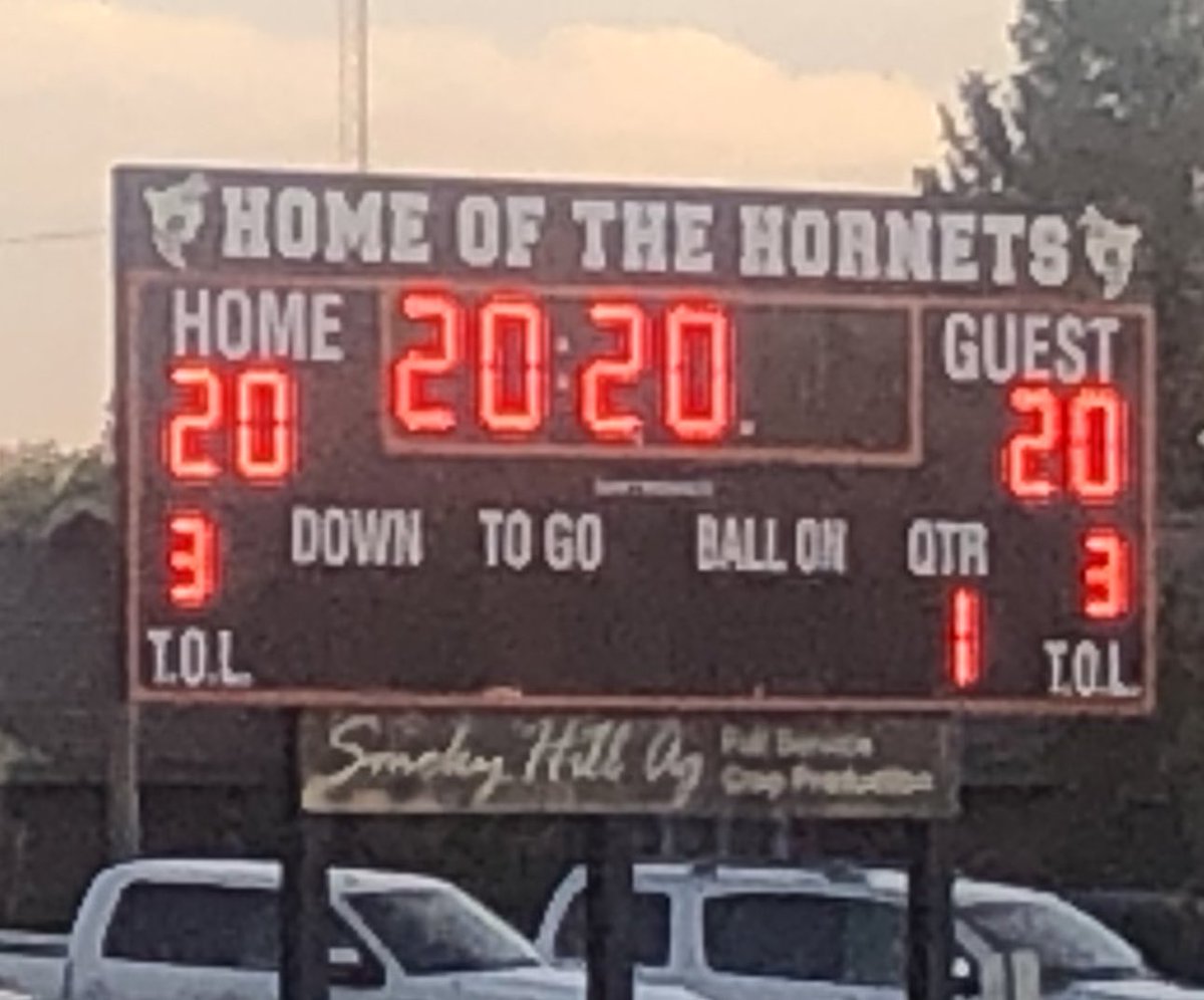 grecddroberts's tweet photo. Hornet Senior Drag Main Night!
We all had a Great time!  Thanks to everyone who came out and celebrated our Seniors!
🎓 🧡 Love the Class of 2020🎓 🧡 @erob43 @USD482Dighton https://t.co/n7LMs41JTR