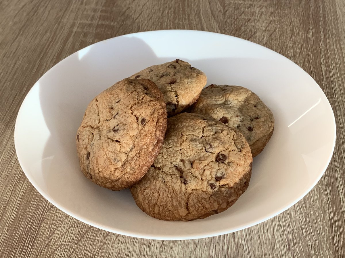 Baked cookies this weekend. Thanks for the inspiration @VdaGeraldine! Brown butter chocolate chip pecan cookies from Cook’s Illustrated. Yum! Now back to baking bread 🍞