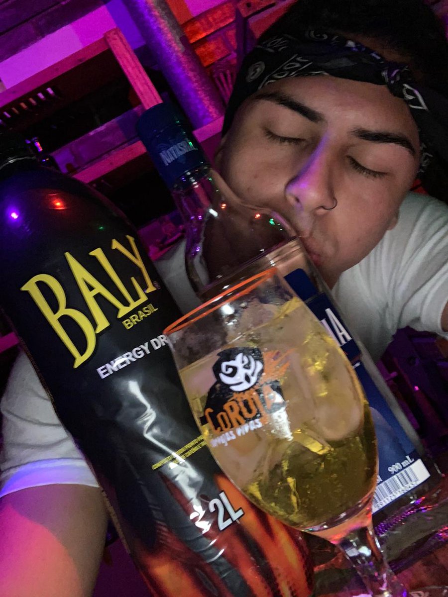 nene_Martinelli's tweet photo. Eu te amoo e não me separado de ti 😍💓🍻 https://t.co/nHpPW6BjKP