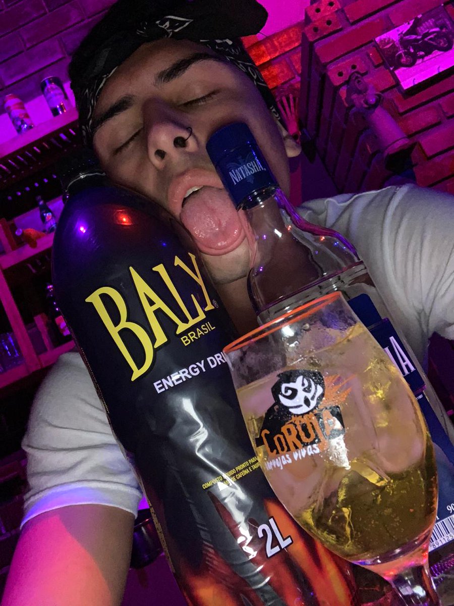 nene_Martinelli's tweet photo. Eu te amoo e não me separado de ti 😍💓🍻 https://t.co/nHpPW6BjKP