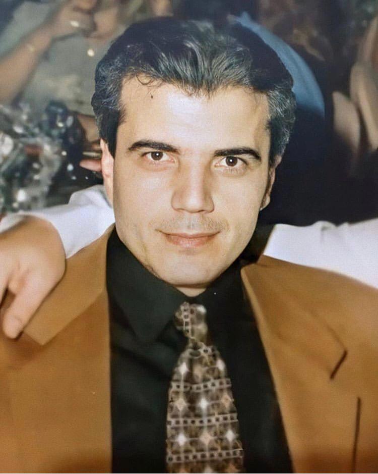 SelcenCatli's tweet photo. #abdullahçatlı 1995 yılbaşı gecesi Istanbul .Ailecek  gittiğimiz  bir davetten kalan anı. https://t.co/8tgzds5Lg7