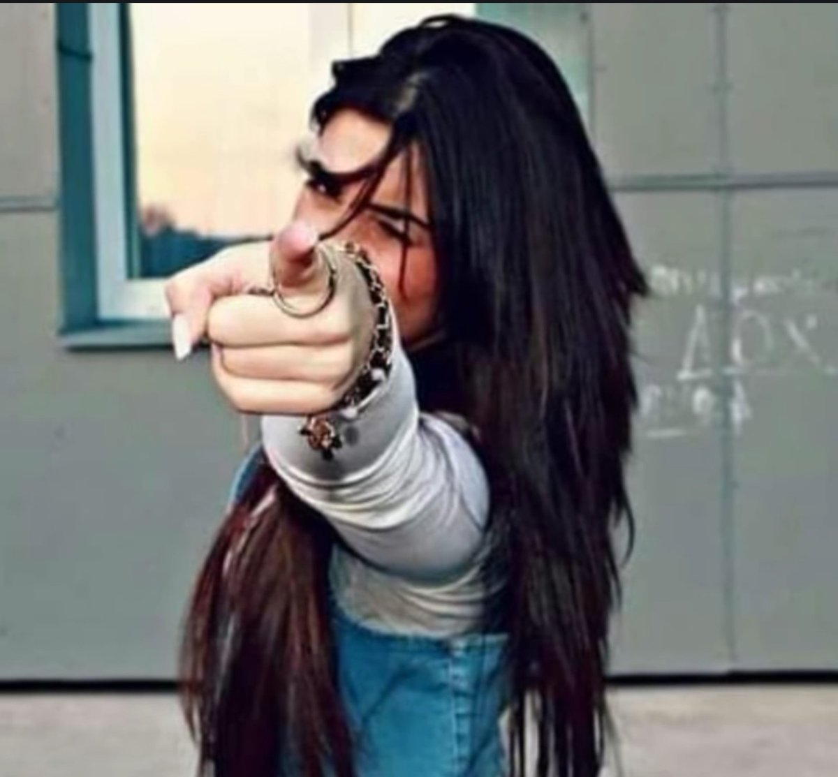 #pazartesi Egdirip kulagina Serefinle yuru ayak herkeste var diyesim geldi...😉