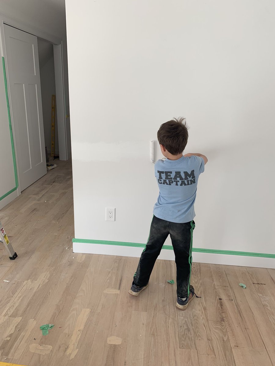 Bigdfia's tweet photo. @NHLBruins @tuukkarask @pastrnak96 making his new room Bruins ready!! https://t.co/DwzRXH3Tn8