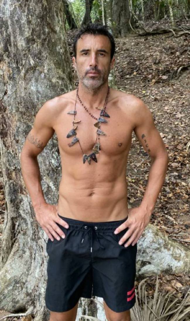 ComentT5_'s tweet photo. ¿QUIEN QUIERES QUE SE SALVE? 

🔁JORGE
❤️HUGO 

 #ConexiónHonduras11 https://t.co/mK8S7HR31V