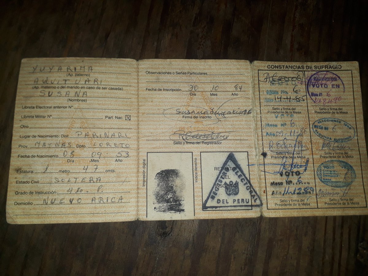 JhanPezo1's tweet photo. @MidisPeru @ArielaLunaF @RPPNoticias Señores del MIDIS esta madre solo tiene libreta electoral i le sale el bono pero como puede cobrar si no tiene fecha de emisión pueden ayudarle a esta madre por favor https://t.co/WUAvymh1kf