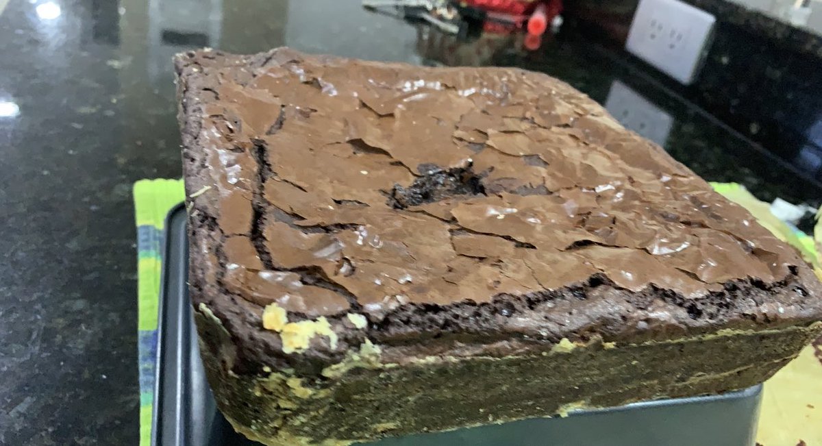 isaccg05's tweet photo. Hoy quiero compartirles mi receta para el brownie, espero le sea de ayuda para estos días próximos, ya que viene el día de las madres, en el hilo estará el paso a paso, espero luego sus fotos. Sigan el hilo 👏🏻🤙🏻 https://t.co/EF7u2fZ9Nd