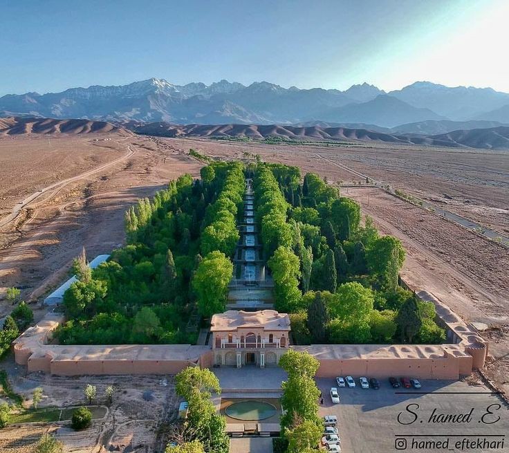 sam_famili's tweet photo. بهانه‌ای شد شما هم با این اثر تاریخی در ایران آشنا بشوید.
باغ شاهزاده ماهان کرمان
درس اخلاقی که از این توییت می‌گیریم چیه؟
اگر بخواهیم، می‌توانیم https://t.co/FC28xfNpwR