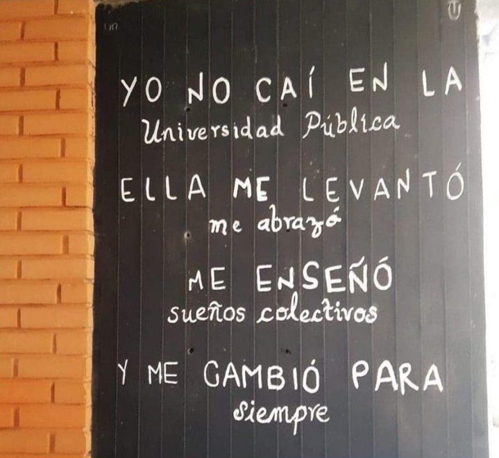 DharliBA's tweet photo. En la Universidad he aprendido, me he formado y me he vuelto una persona más empática con mi prójimo. “Por todos nosotros” #IESsinRecorte #NoAlRecortePresupuestario https://t.co/8Gn8C22OPy