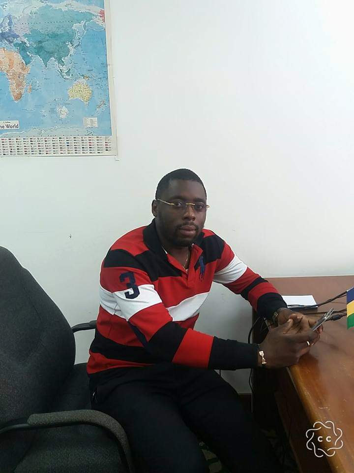 Mon engagement,  ma loyauté et ma fidélité envers le Président de la République Ali BONGO ONDIMBA ne changera pas. 
Si le but est de me mettre au sol ayez des reins solides car ce n' est pas en m' insultant que vous aurez gain de cause. Depuis 2016 ABO23 🤝