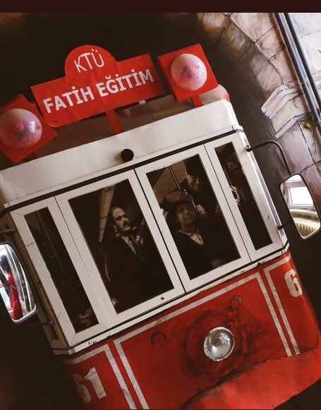 O güzel insanlar trene binip gittiler..