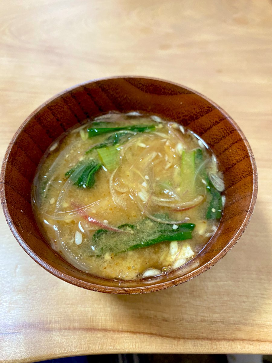 べら A Twitter 茗荷 玉ねぎ 小松菜 油揚げ 米味噌 杉田味噌 味噌汁 今日の味噌汁