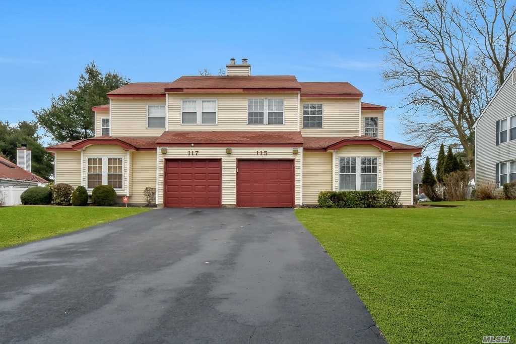 KalliSuarez's tweet photo. Ready to upgrade? Impeccable 2 BD/ 2 BA in Coram has it all. Call/text/DM me!  https://t.co/y09nrgBbh1 https://t.co/X64ZuYm5HF