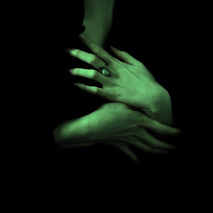 nagdictus's tweet photo. 🐍 ;         n a g i n i 

  — 𝑚𝑎𝑙𝑒𝑑𝑖𝑐𝑡𝑢𝑠. ‘-

   ᵒ ◦ ╰  𝐔𝐧𝐚 𝒔𝒆𝒓𝒑𝒊𝒆𝒏𝒕𝒆 𝐧𝐮𝐧𝐜𝐚 𝐝𝐞𝐣𝐚 𝐝𝐞 𝐬𝐞𝐫𝐥𝐨, 𝐬𝐨́𝐥𝐨 𝐜𝐚𝐦𝐛𝐢𝐚 𝐝𝐞 piel. https://t.co/oeLSPdSycr