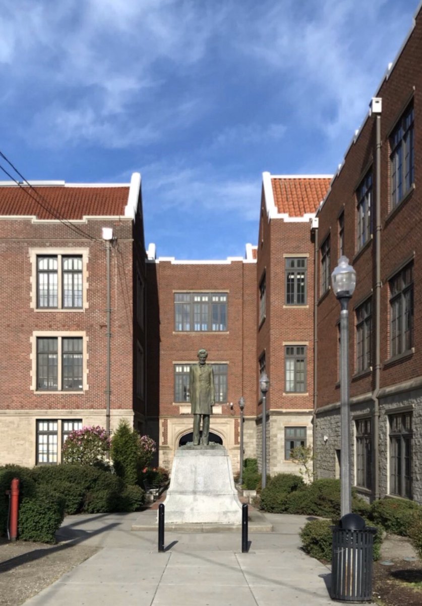 Lincoln Football Boosters 🎩 tweet media