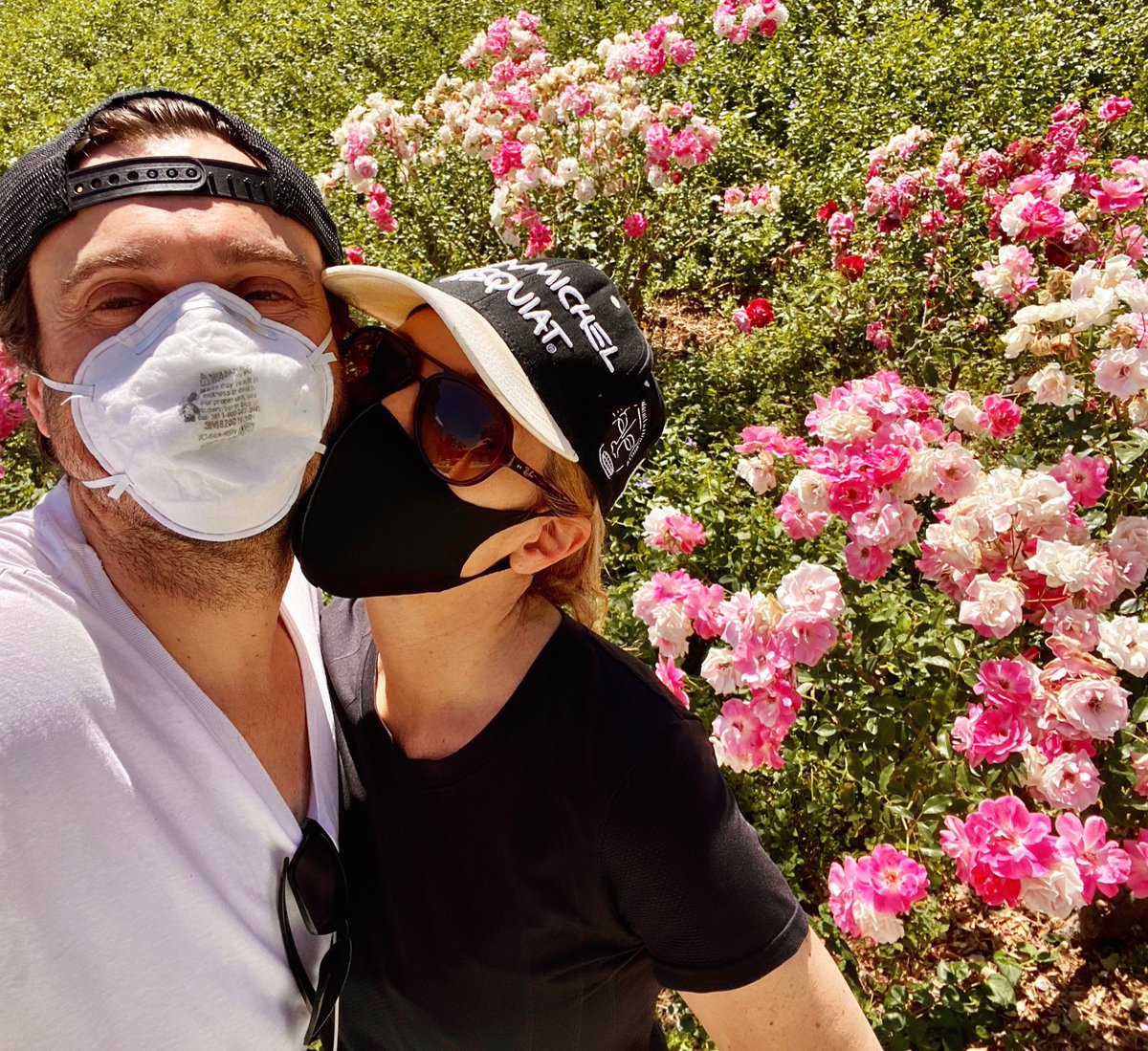 DanielGoddard's tweet photo. Life is just a matter of perspective! Because although things may “look one way” it’s how u “choose to see them” that make all the difference!  So, I encourage u not to see face masks due to #COVIDー19  but face masks due to spring time allergies! 🙏❤️ #faith #PositiveVibes #YR https://t.co/d2wCP6GCcV