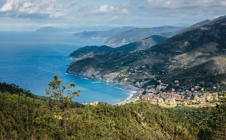 Levanto Cinque Terre Italy buff.ly/2WnLMMI #levanto #cinqueterre #italy #hiking #hikingadventures #Mediterranean #landscapephotography <a href="/joancarroll/">Joan Carroll</a>