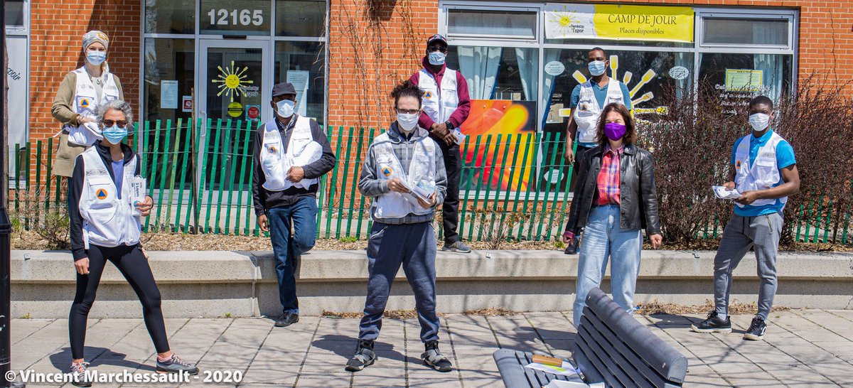PauleRobitaille's tweet photo. Cet après-midi, rencontre avec la super escouade de l’arrondissement de #MtlNord, partie en reconnaissance afin d’informer les résidents que, pour les 3 prochains jours, il y aura clinique de dépistage #covid19Qc sans rdv au CLSC de chez nous. Enfin!! Yes!! @bochramanai #tqmn https://t.co/x3N5H2FV7P