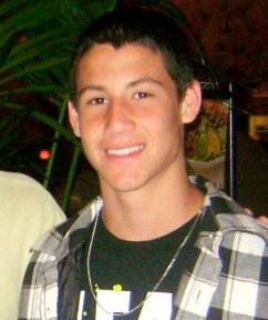 EPSaveALife's tweet photo. Eric Paredes would have been 26 years old today. Over the last 10 years, his family, their friends &amp; thousands of volunteers have dedicated their time and talents to help prevent Sudden Cardiac Arrest in youth. Learn more at https://t.co/V31p7zbpqb 💔 https://t.co/JxA5KPwz2L