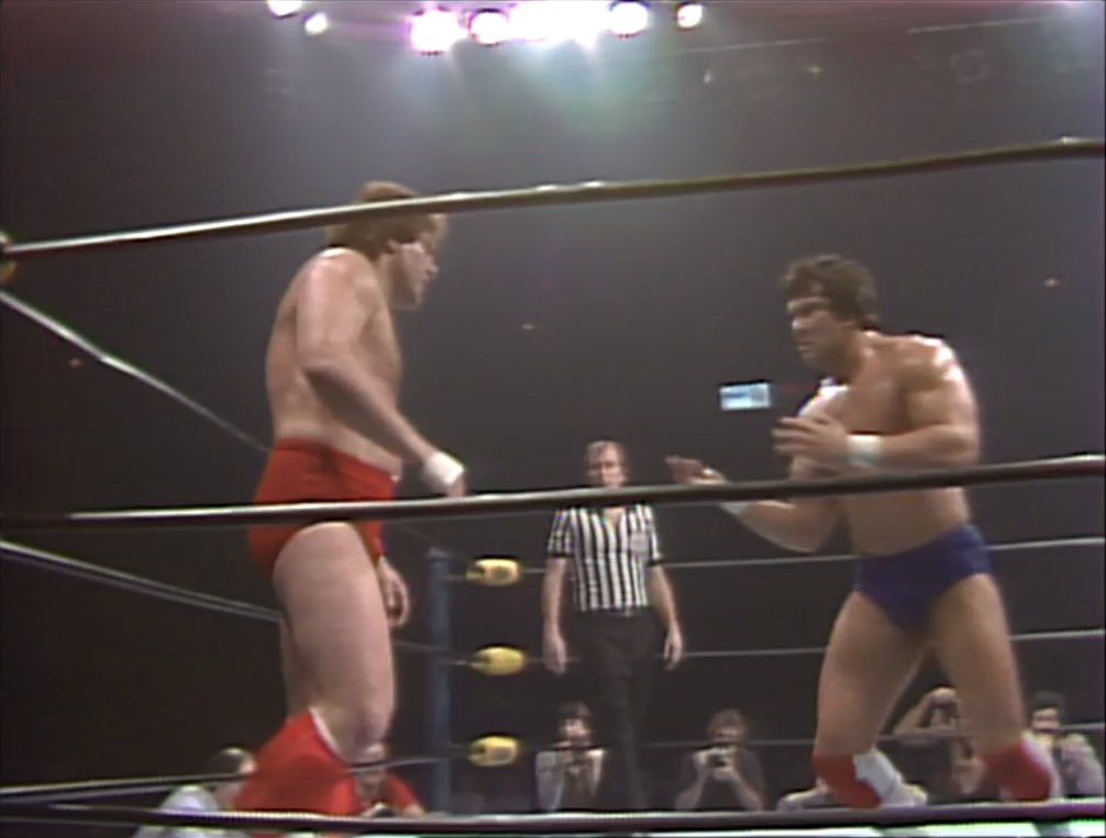 ViniciousFights's tweet photo. Watching #Starrcade 84 and the place goes nuts for @REALSteamboat. Him vs. Tully Blanchard No DQ is quintessential 80s heel and babyface.
It feels like watching a sport.
Love it.
#WrestlingCommunity #grappl #GordonSolie #FlairVsDusty https://t.co/BvUvd938y3