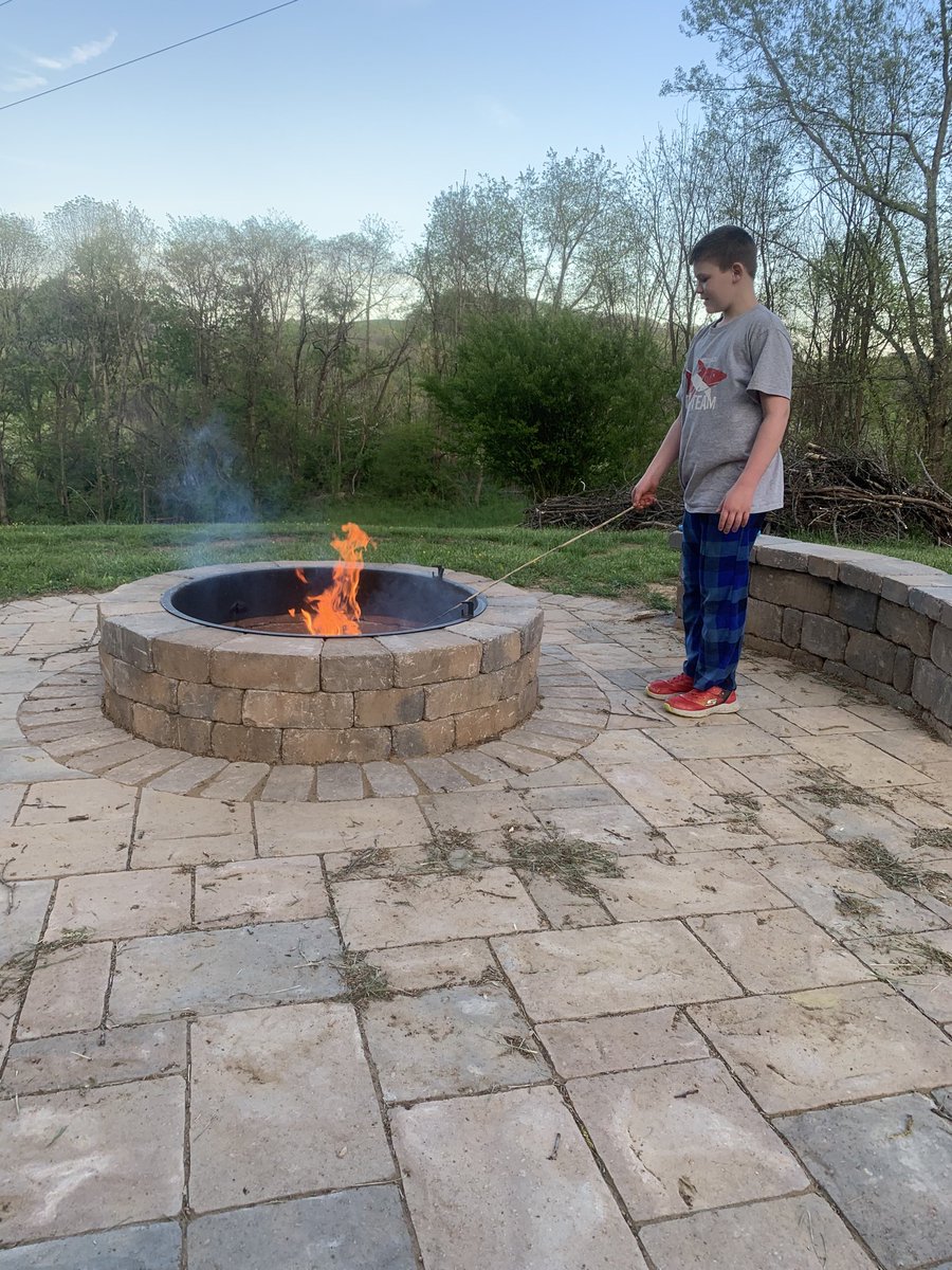 AllenJessee1's tweet image. Chris has become the master fire builder! Nice way to end a beautiful Sunday!