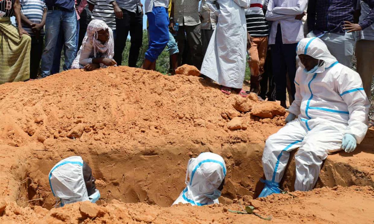 ida_sawyer's tweet photo. "Medics, funeral workers and gravediggers in #Somalia have reported an unprecedented surge of deaths in recent days amid growing fears that official counts of #Covid19 deaths reflect only a fraction of the virus’s toll in #Africa." https://t.co/7NjAH6v08Z https://t.co/Im0zWlDrS2