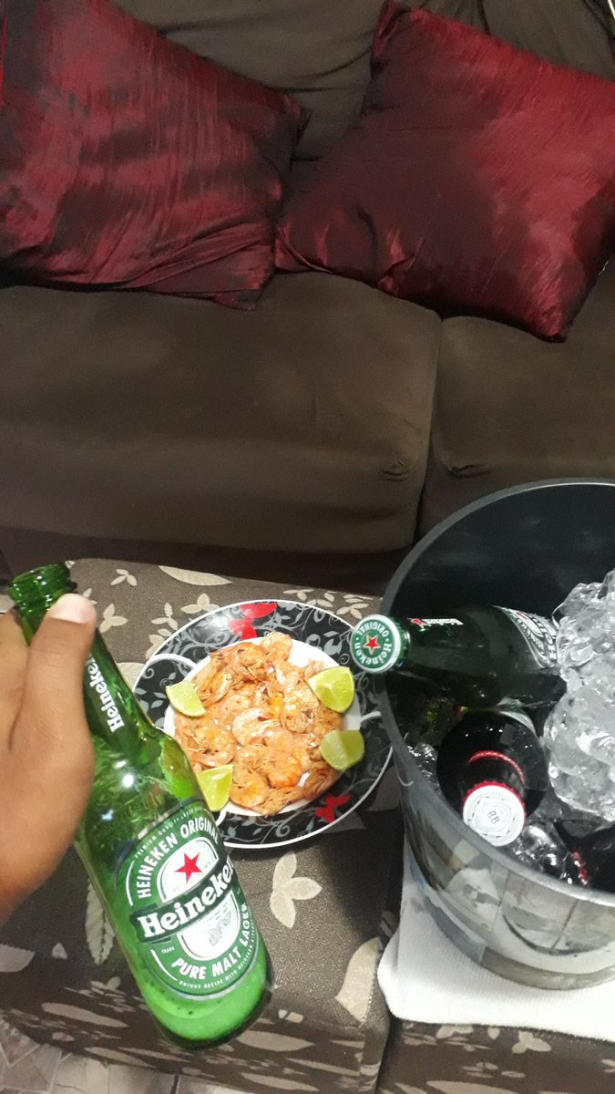 Ricardosilvar7's tweet photo. Esse domingo tá daquele jeito 💥💥💥🍻🦐 #vilamix #gustavolima aí bebê 🎶 https://t.co/iocM0HpwQg