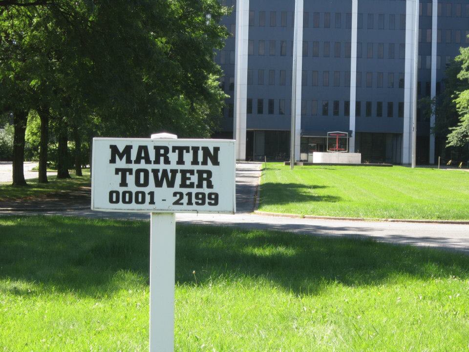 savemartintower's tweet photo. I remember how green and healthy the grass and trees were on the property in the Summer. ☀️ These photos are special to me because it was the 1st time I pulled over and took photos of the front of Martin Tower. Building looked in perfect shape, too. August 14th, 2013. 🌞🏙 https://t.co/rAZrXmZYXe