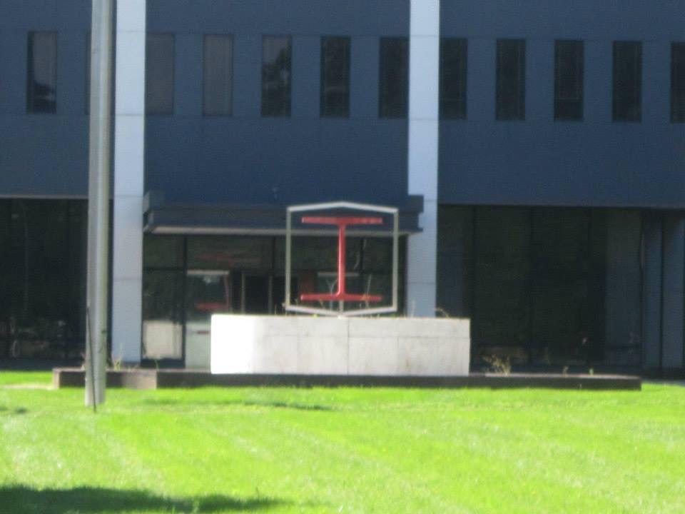I remember how green and healthy the grass and trees were on the property in the Summer. ☀️ These photos are special to me because it was the 1st time I pulled over and took photos of the front of Martin Tower. Building looked in perfect shape, too. August 14th, 2013. 🌞🏙