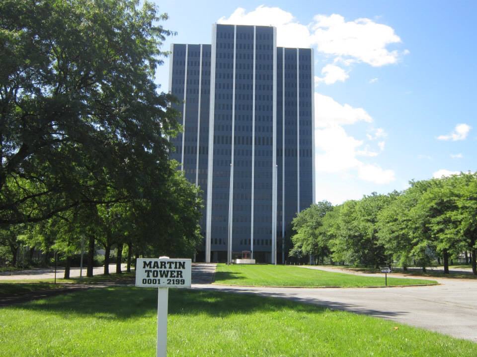 savemartintower's tweet photo. I remember how green and healthy the grass and trees were on the property in the Summer. ☀️ These photos are special to me because it was the 1st time I pulled over and took photos of the front of Martin Tower. Building looked in perfect shape, too. August 14th, 2013. 🌞🏙 https://t.co/rAZrXmZYXe