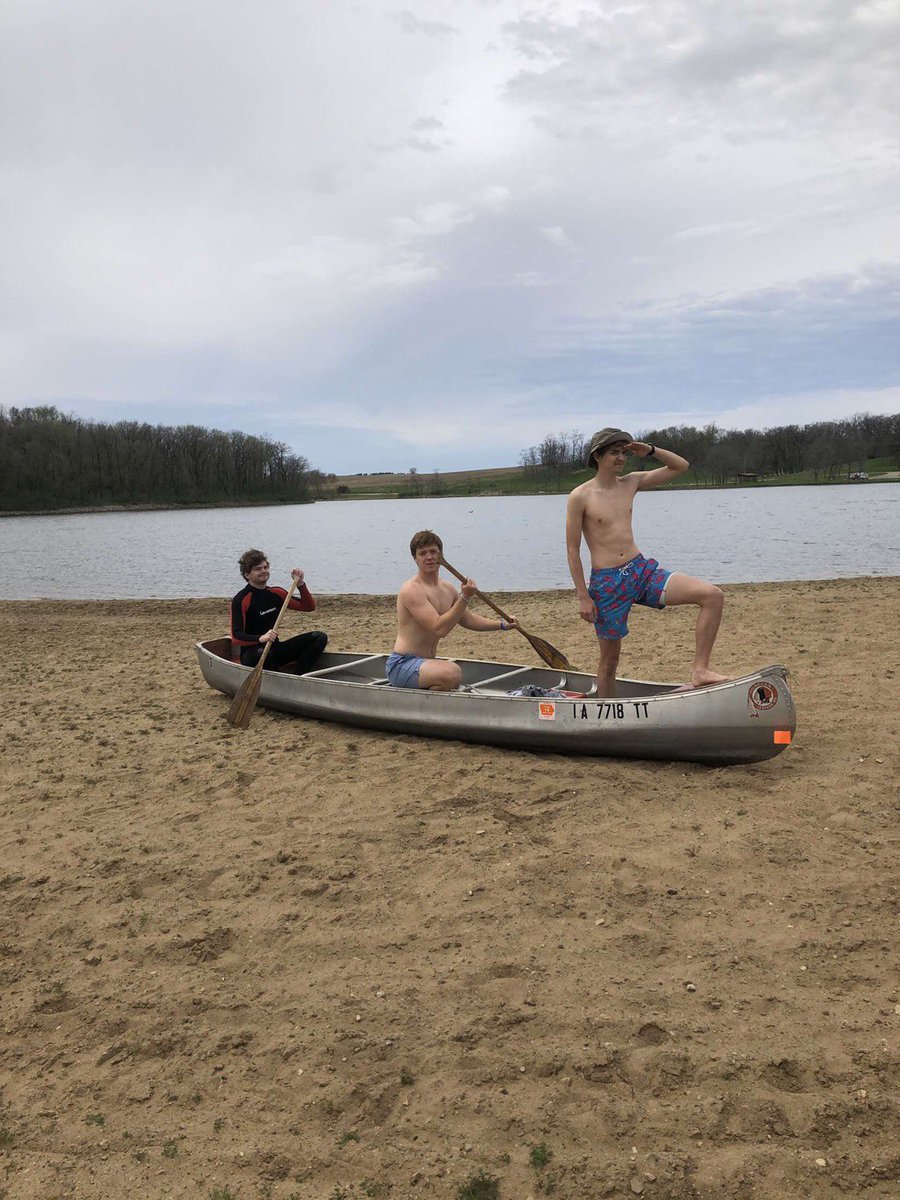 DiserSeth's tweet photo. George Washington crossing the Delaware River (colorized 1776). https://t.co/uFHR9GEtdm