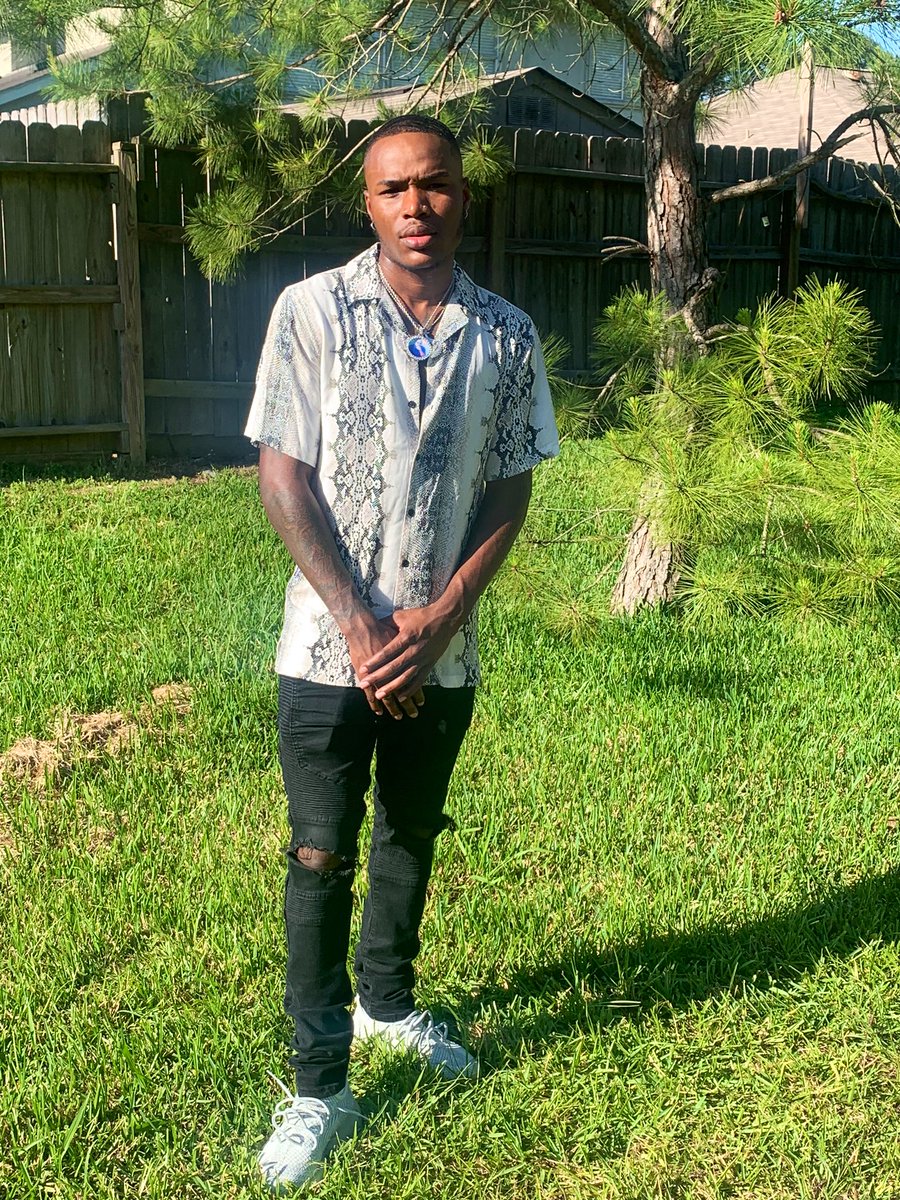Realdop3boy's tweet photo. Ion speak yuh see murder wen I blink, #ripDray https://t.co/7icN83Fw89