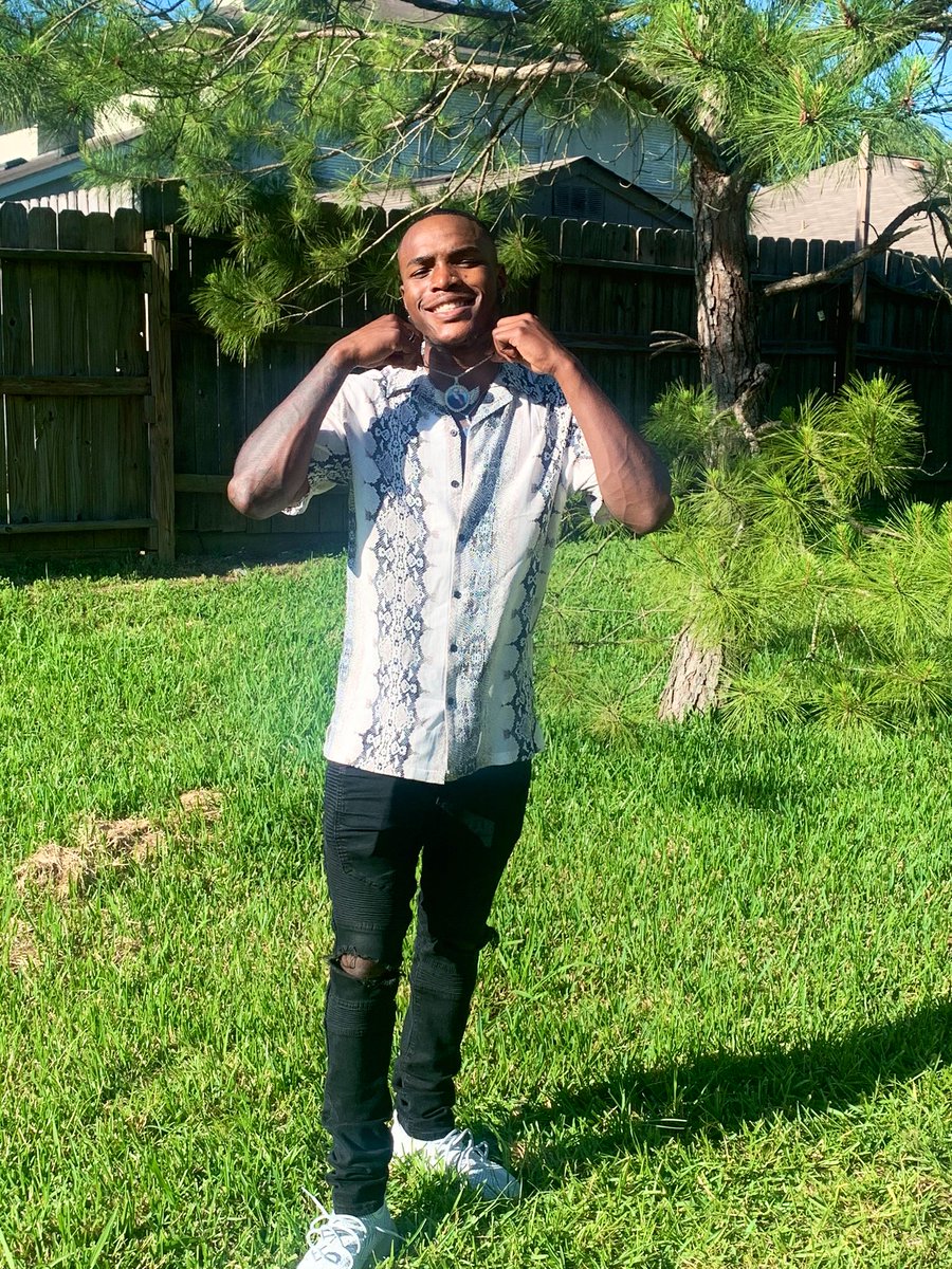 Realdop3boy's tweet photo. Ion speak yuh see murder wen I blink, #ripDray https://t.co/7icN83Fw89