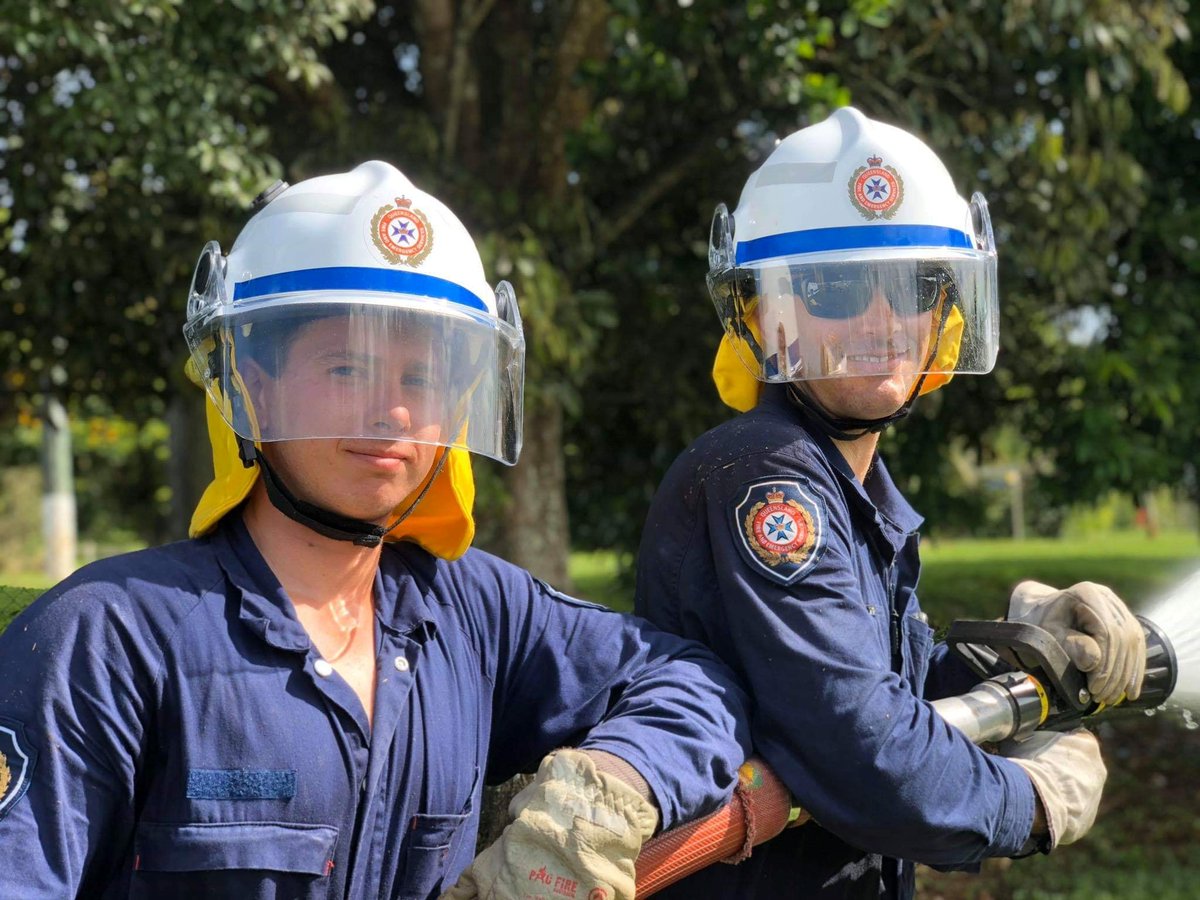 QldFireDept's tweet photo. Happy #IFFD! 🎈
We want to celebrate by thanking not only our firefighters, but also the people that stand next to them.  
Their families, their colleagues, their international and national counterparts – today is also your day. 
So, thank you - we couldn't do it without you. https://t.co/Wnn4nN5dck