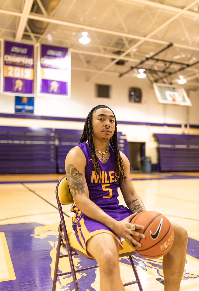 WhatsUp_DOCkett's tweet photo. Full Scholly 
All SIAC Honorable Mention
All SIAC Preseason 1st team
Newcomer of the Year
SIAC Champ💍 1st in school history
B.S. in Business Administration.
#themarathoncontinues #collegegrad #nupesgraduate @1217_mike https://t.co/Zm0xy6sqOo