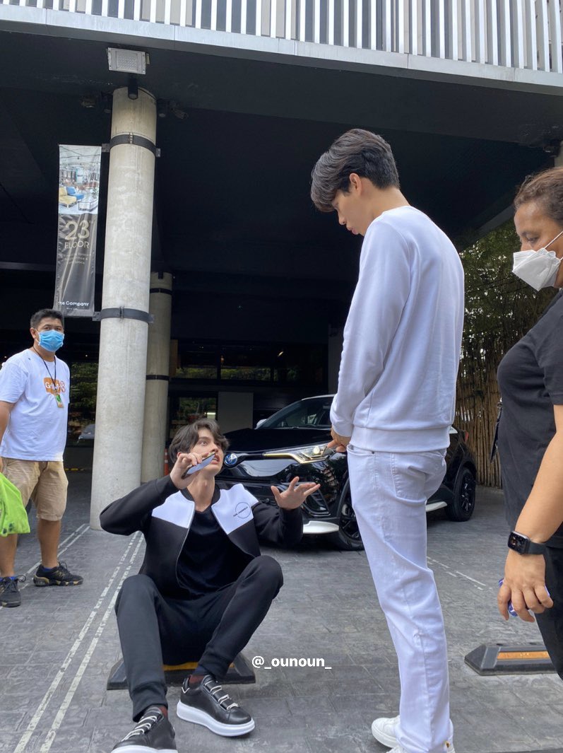 plsunfollowmeka's tweet photo. ก็คนมันไม่มีกำแพงแล้วอ่ะเน๊าะ ก็จะคุยเก่งหน่อยๆ >< #ไบร์ทวิน https://t.co/hGVrw8TZ6R