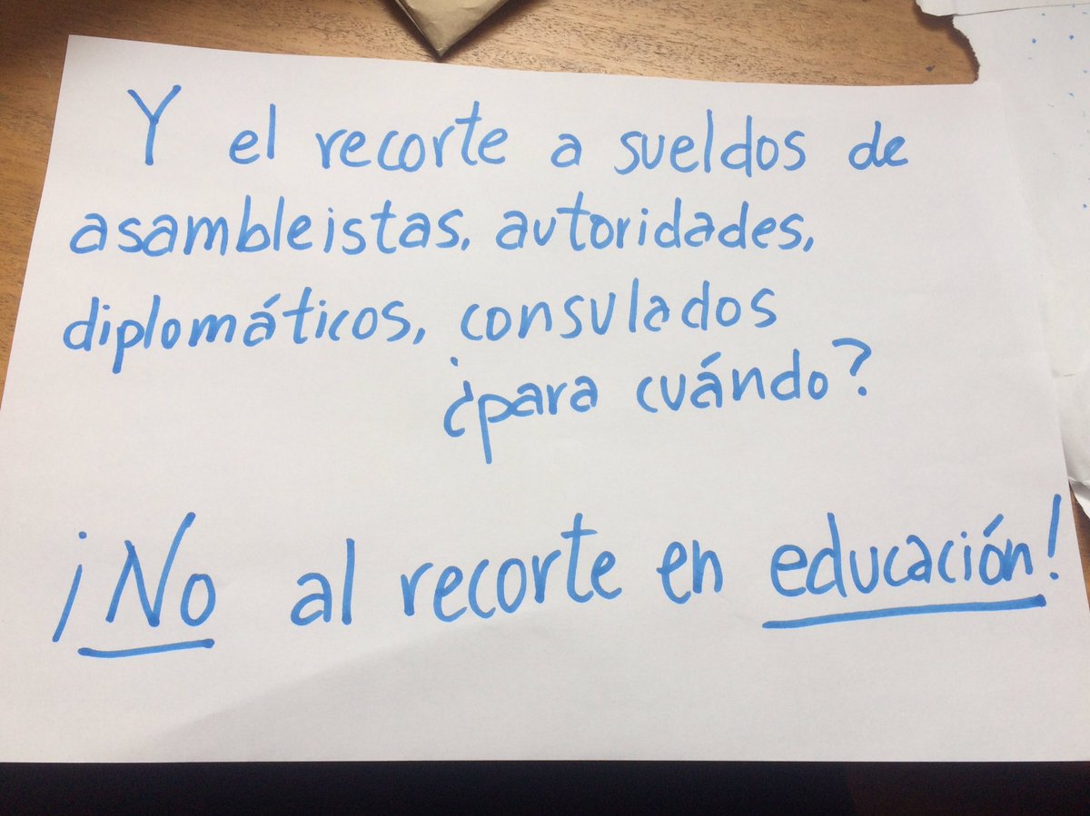 LongaSince1992's tweet photo. #NoAlRecortePresupuestario En educación ni salud https://t.co/pUrwm5pMSU