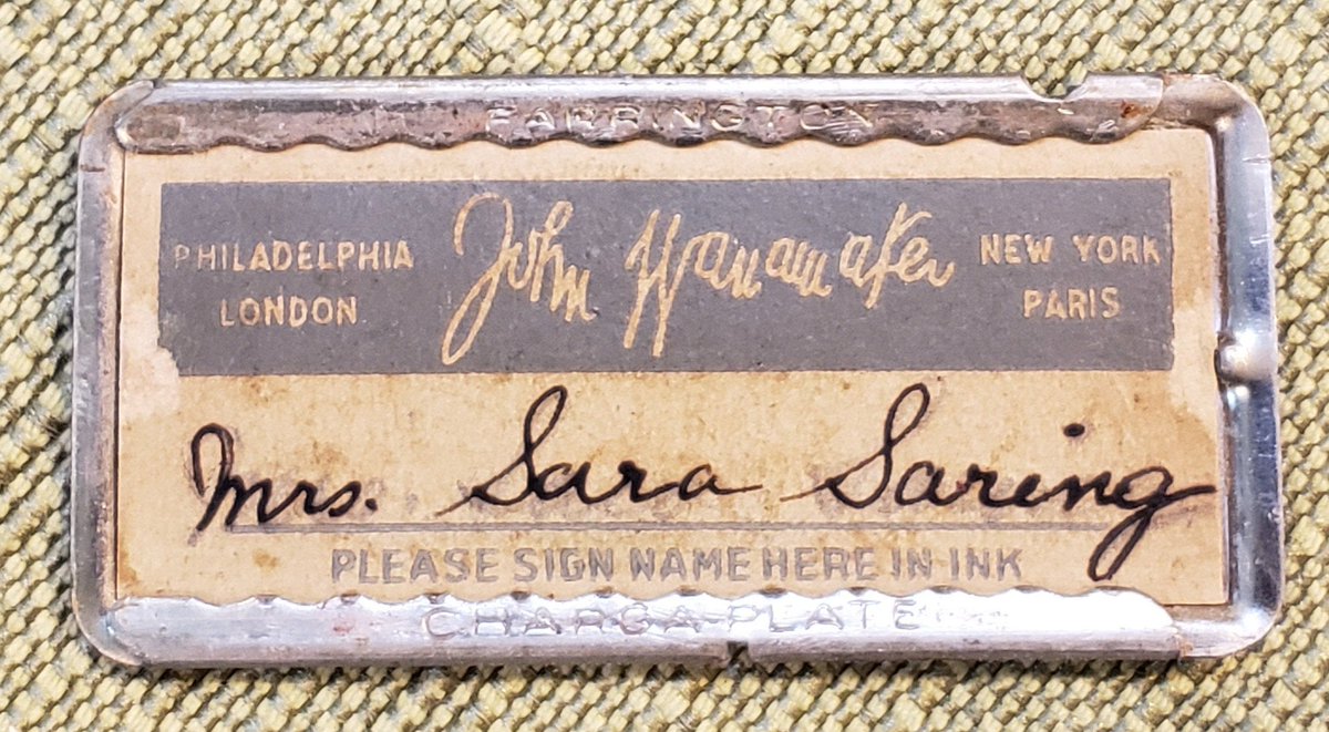 atticesoterica's tweet photo. Vintage Philadelphia John Wanamaker Department Store Credit Card With Red Holding Case https://t.co/WTyvbtyPrT #AtticEsoterica #Antiques #OriginalCase https://t.co/6NMA1KtlYQ