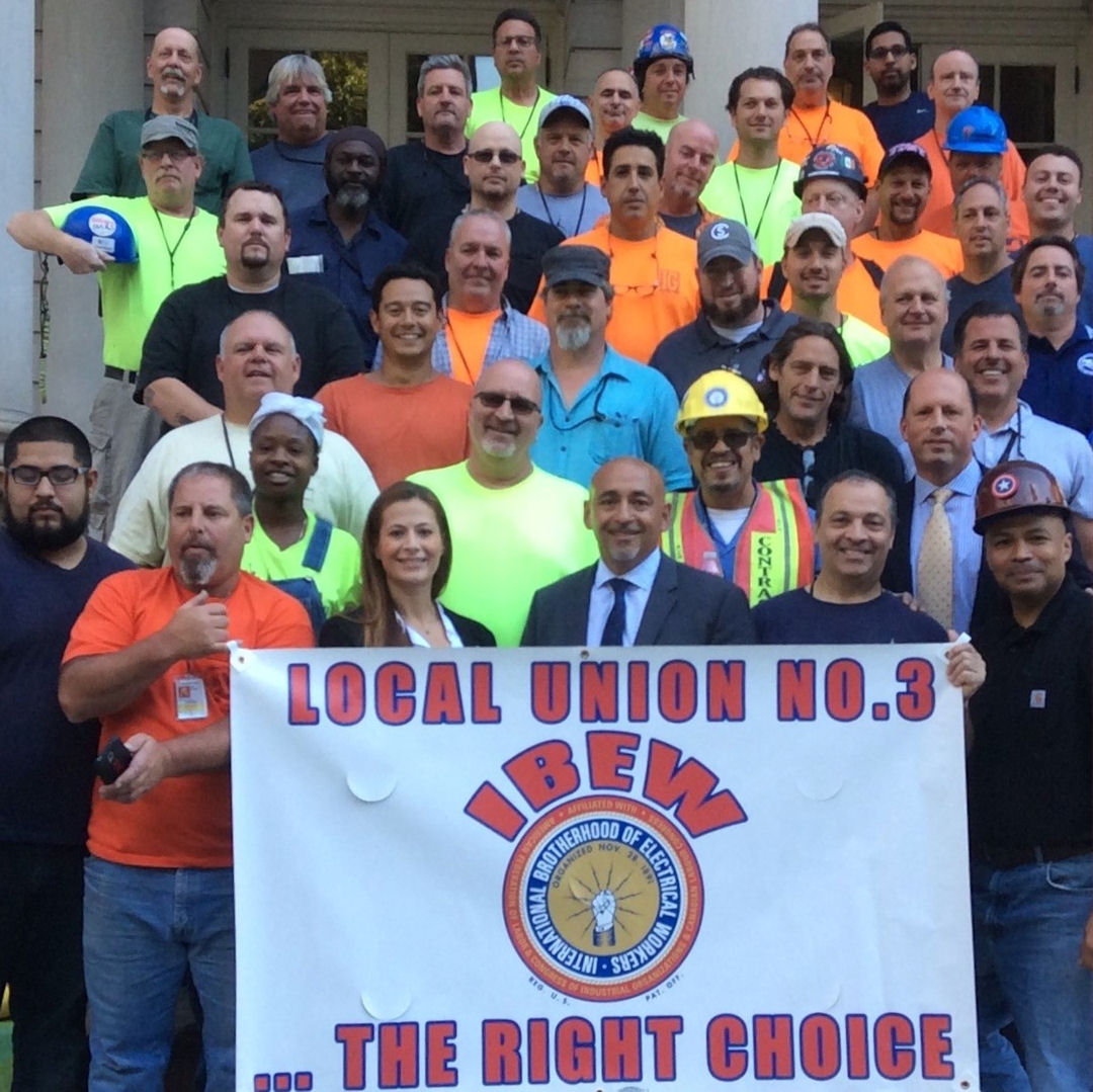 laborradionet's tweet photo. The latest episode of Labor Radio/Podcast Weekly has been posted at https://t.co/D4aUrnmFSe
Today: #UCOMM Live
@CTULocal1 Speaks
@LaborHistoryin2
#1u #UnionStrong #LaborRadioPod #LaborHistory https://t.co/SAuwnjOZGa