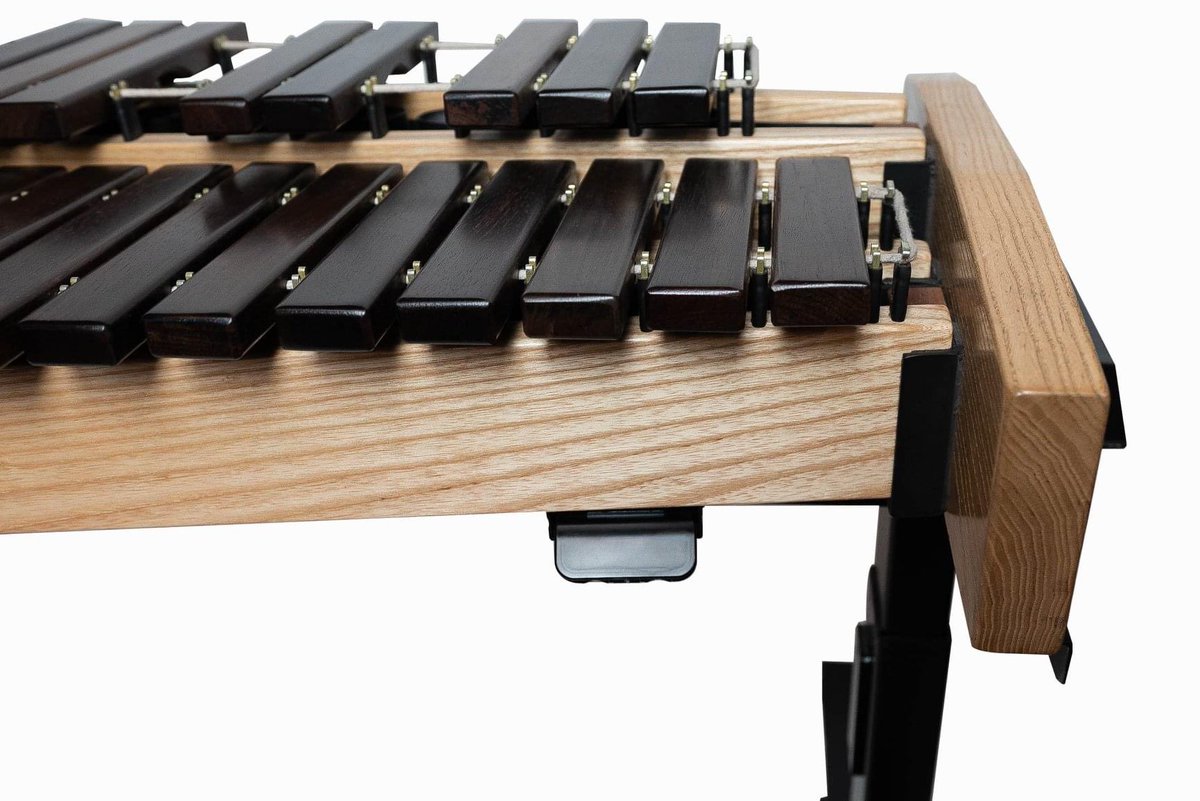 One touch. That's how much effort it takes to move your Titan Electronic Keyboard Frame (Patent Pending) up or down! 

Read more about the smart phone compatible E-Frame here. 
titanfieldframes.com/electronic-key…
