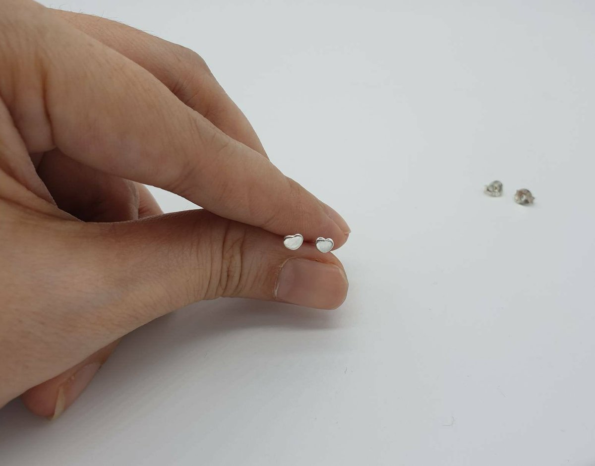 SilverHouse26's tweet photo. Excited to share the latest addition to my #etsy shop: 2 mm Tiny Round Heart 925 Sterling Silver Earrings, Minimalist Earrings, Lover Earrings#earrings #silver #birthday #tinyearrings #unisexadults #minimalist #sterlingsilver #smallearrings https://t.co/2mcVYfQgGS https://t.co/FcEqrFxJPe