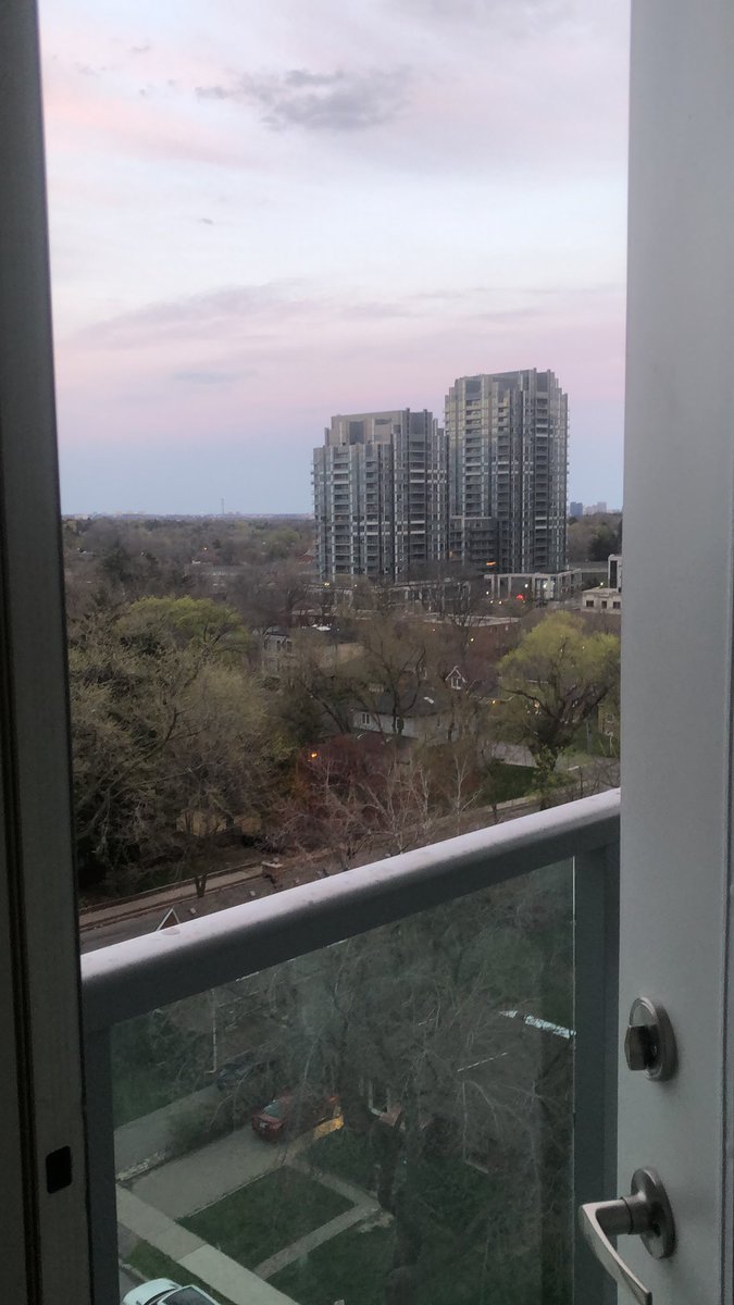 4lertus's tweet photo. best time of year is when you can spend a full day with your door open letting air flow without freezing https://t.co/TkNGDPjUN5