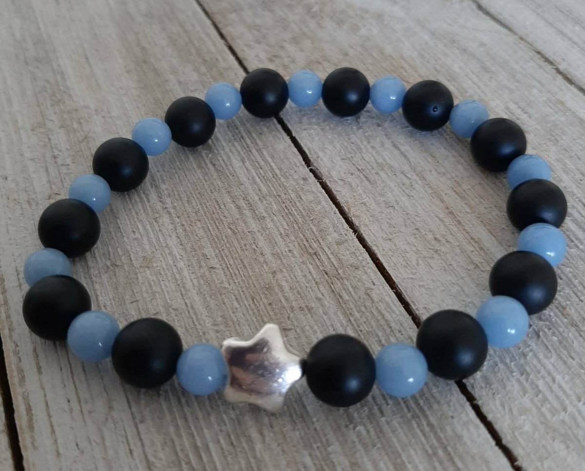 MyManicMoment's tweet photo. Take a peak at the latest addition to my #etsy shop: Glowing black and blue stackable elastic bracelet #GlowintheDark https://t.co/WE8ospnh6a https://t.co/9hoVRbhjBB