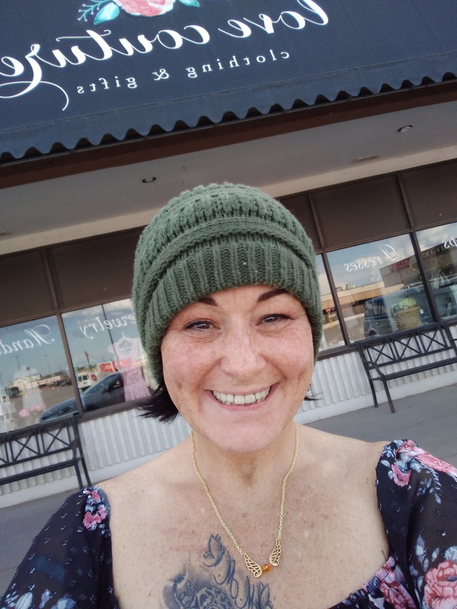 MayerDonaldson's tweet photo. Got me a new dress https://t.co/6iTIzgYpTp