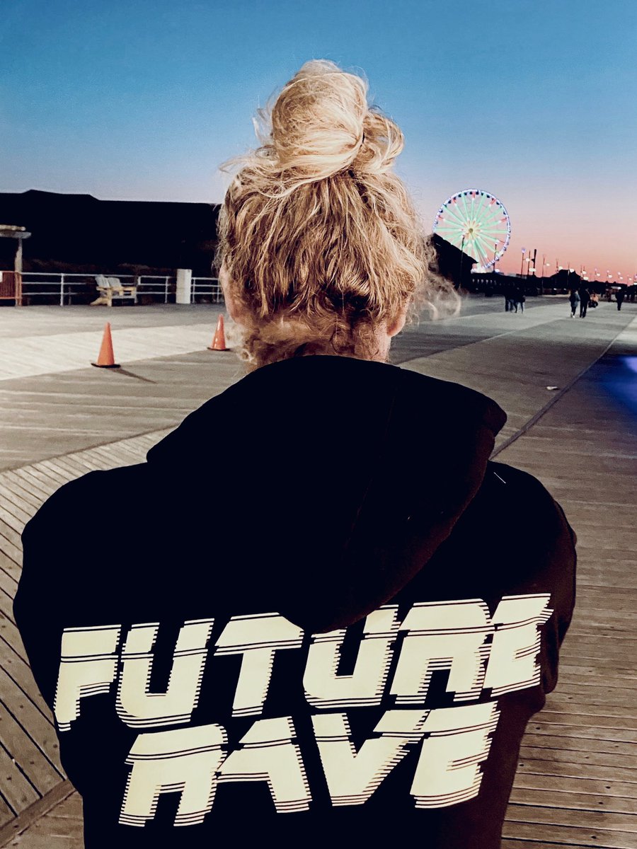 MORTENofficial's tweet photo. RT if you want @davidguetta &amp; I to drop FUTURE ⚡️ RAVE merch !!! https://t.co/pwgDA0eA4u