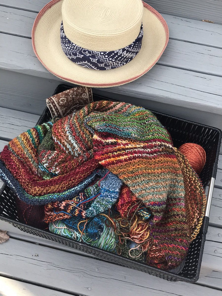 ilga_leja's tweet photo. A day for knitting outside in the garden. Working on my pandemic blanket. #ilgasgarden #pandemicknitting #pandemicblanket #kaleidoscopeknitting #colorknitting #blanketknitting #texturedknitting #slipstitchknitting #ilgadesigning #patchworkknitting #shortrowknitting https://t.co/bWZ013pIVW